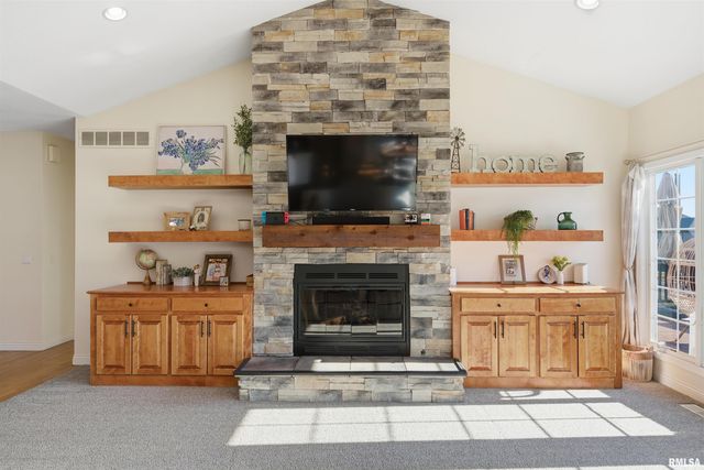 6010 W WOODBRIDGE Place, Peoria, IL 61615