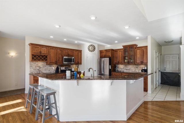 6010 W WOODBRIDGE Place, Peoria, IL 61615