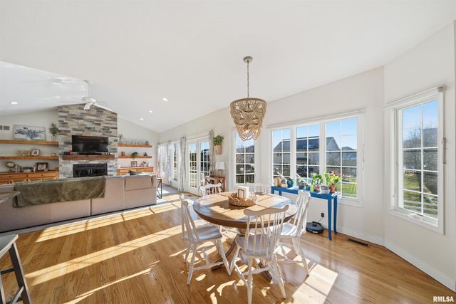 6010 W WOODBRIDGE Place, Peoria, IL 61615