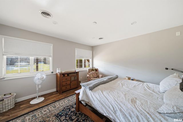 6010 W WOODBRIDGE Place, Peoria, IL 61615