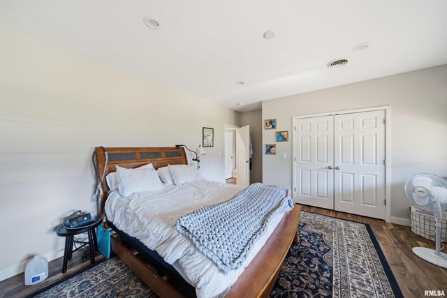 6010 W WOODBRIDGE Place, Peoria, IL 61615