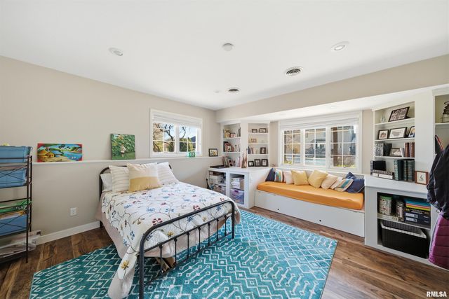 6010 W WOODBRIDGE Place, Peoria, IL 61615