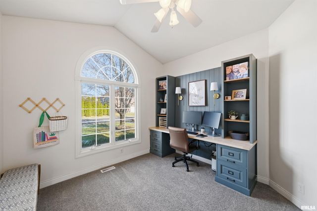 6010 W WOODBRIDGE Place, Peoria, IL 61615