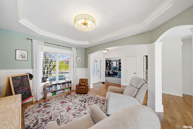 6010 W WOODBRIDGE Place, Peoria, IL 61615