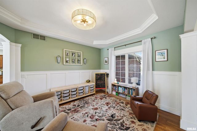 6010 W WOODBRIDGE Place, Peoria, IL 61615