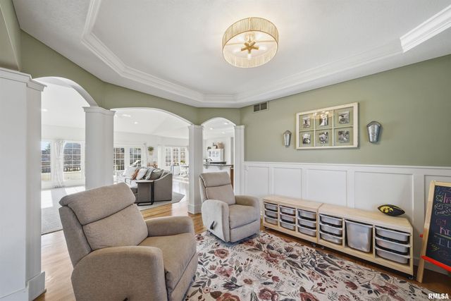 6010 W WOODBRIDGE Place, Peoria, IL 61615