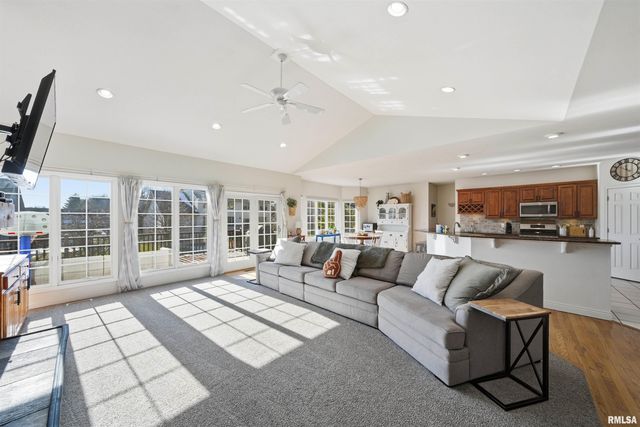 6010 W WOODBRIDGE Place, Peoria, IL 61615