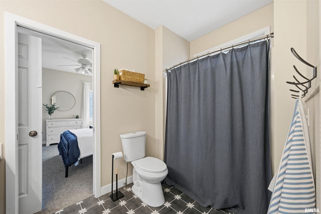 6010 W WOODBRIDGE Place, Peoria, IL 61615