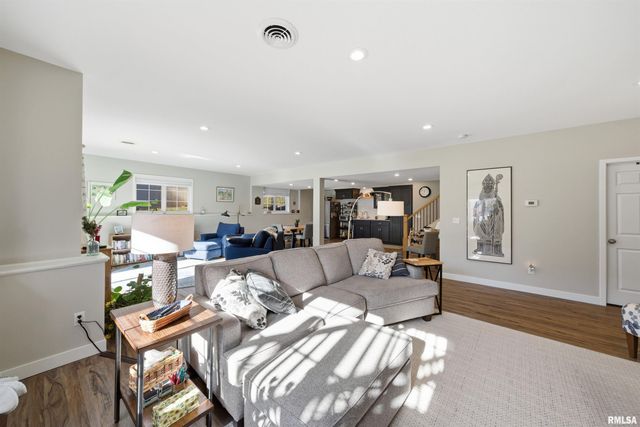 6010 W WOODBRIDGE Place, Peoria, IL 61615