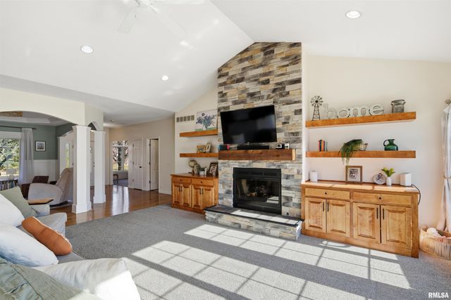 6010 W WOODBRIDGE Place, Peoria, IL 61615