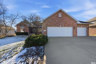 6010 W WOODBRIDGE Place, Peoria, IL 61615