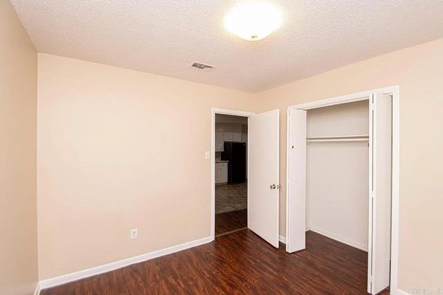 17 Compass Point St Point, Sherwood, AR 72120