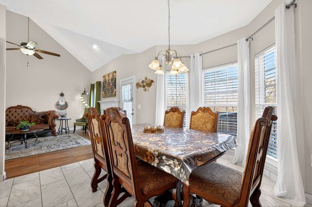 7336 Sugarloaf Dr, Nashville, TN 37211