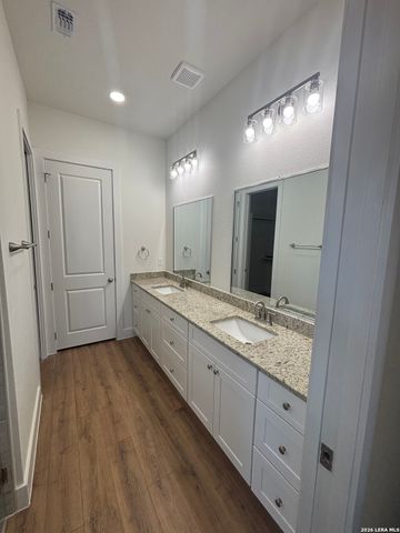 15623 Fair Ln, Selma, TX 78154