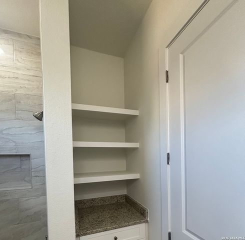 15623 Fair Ln, Selma, TX 78154