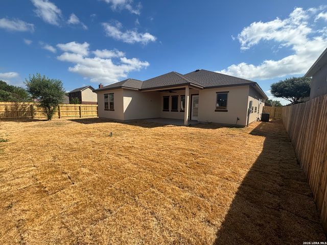 15623 Fair Ln, Selma, TX 78154