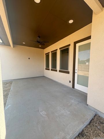 15623 Fair Ln, Selma, TX 78154