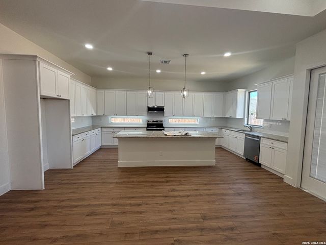 15623 Fair Ln, Selma, TX 78154