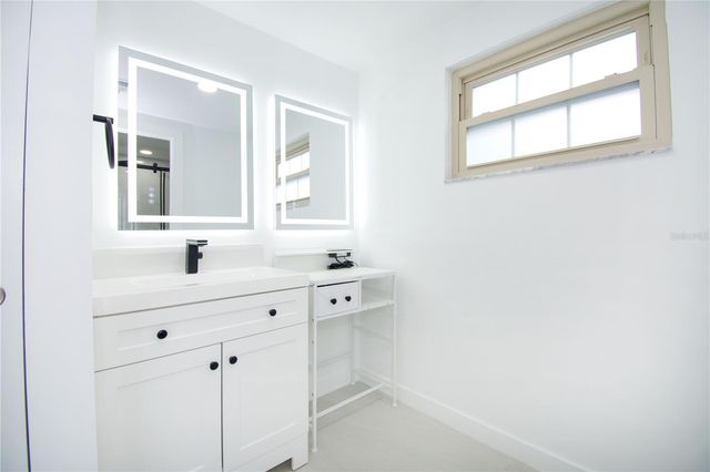 9409 LONSDALE COURT, Tampa, FL 33615