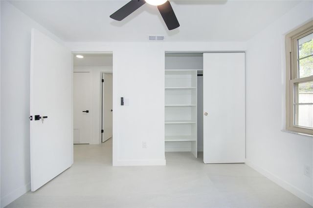 9409 LONSDALE COURT, Tampa, FL 33615