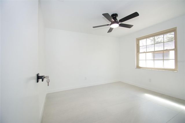 9409 LONSDALE COURT, Tampa, FL 33615