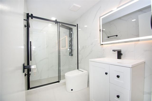 9409 LONSDALE COURT, Tampa, FL 33615