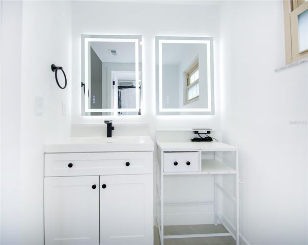 9409 LONSDALE COURT, Tampa, FL 33615