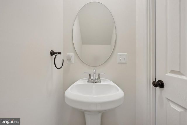 601 CLEARWATER CT, Herndon, VA 20170