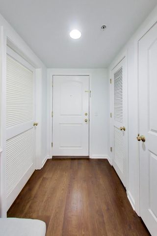 655 Perrie Drive 307, Elk Grove Village, IL 60007