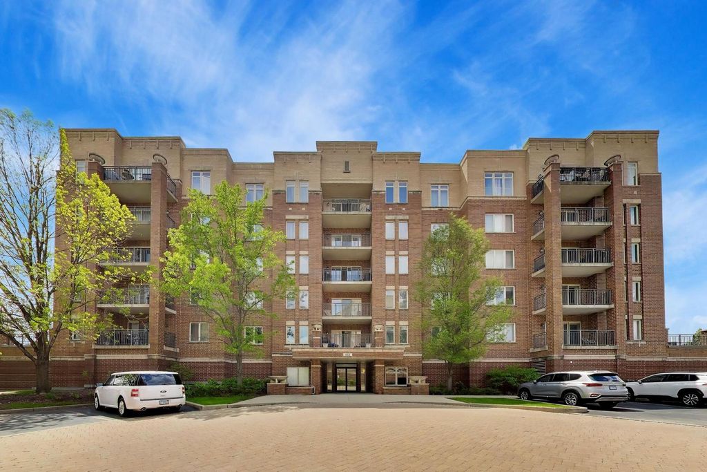 655 Perrie Drive 307, Elk Grove Village, IL 60007