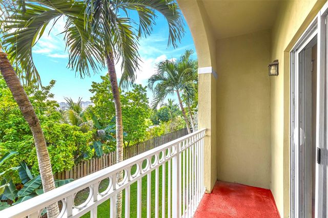 260 NW 109th Avenue 204, Miami, FL 33172