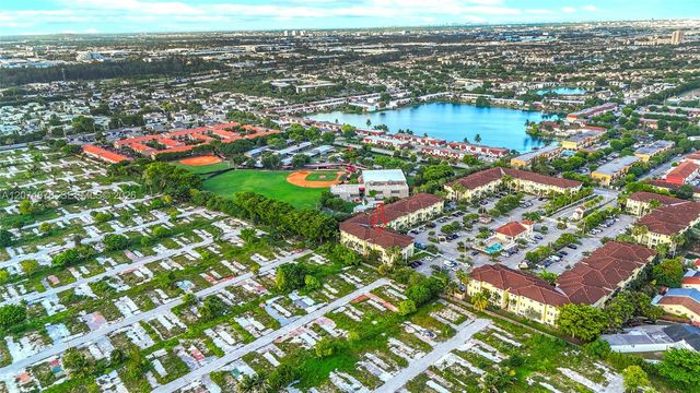 260 NW 109th Avenue 204, Miami, FL 33172