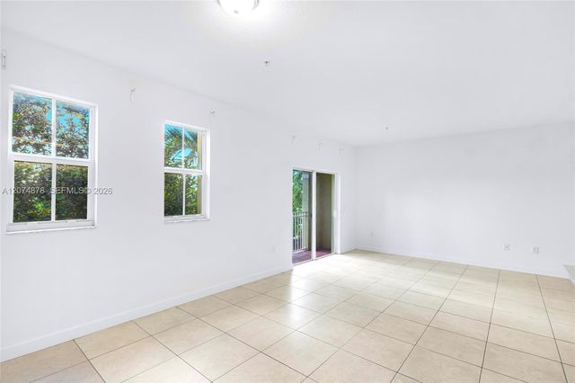 260 NW 109th Avenue 204, Miami, FL 33172