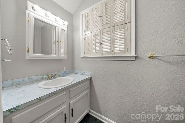 207 Buckskin Drive, Gastonia, NC 28052