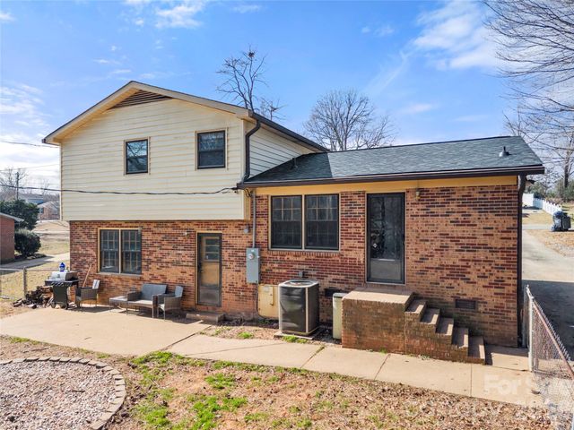 207 Buckskin Drive, Gastonia, NC 28052