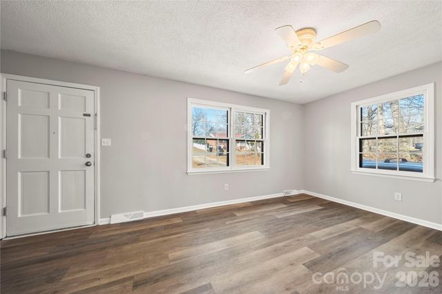 207 Buckskin Drive, Gastonia, NC 28052