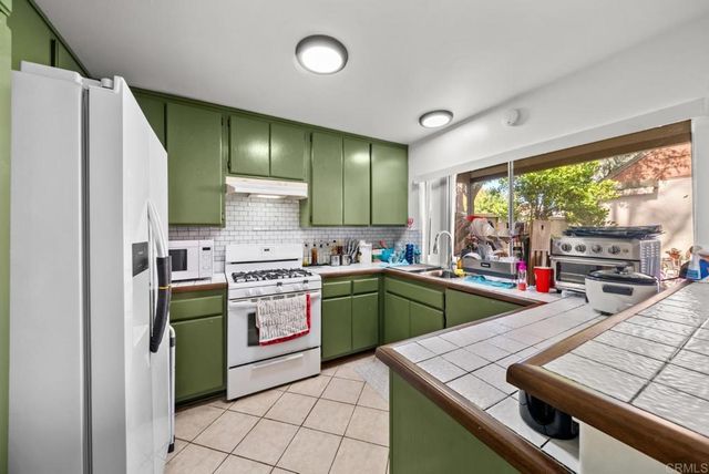 10541 Caminito Pollo, San Diego, CA 92126
