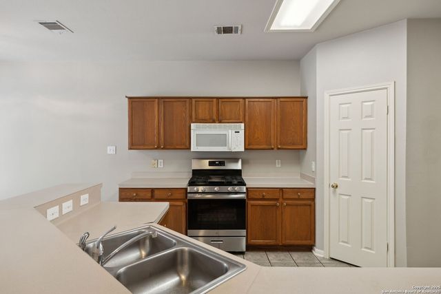 7402 ellerby, San Antonio, TX 78240