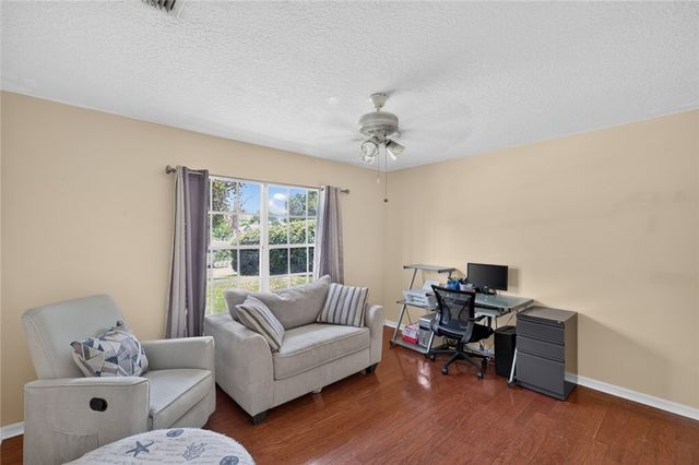 2056 16th Avenue SW, Vero Beach, FL 32962