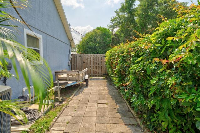 2056 16th Avenue SW, Vero Beach, FL 32962