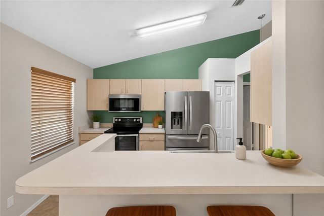 2056 16th Avenue SW, Vero Beach, FL 32962