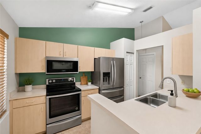 2056 16th Avenue SW, Vero Beach, FL 32962