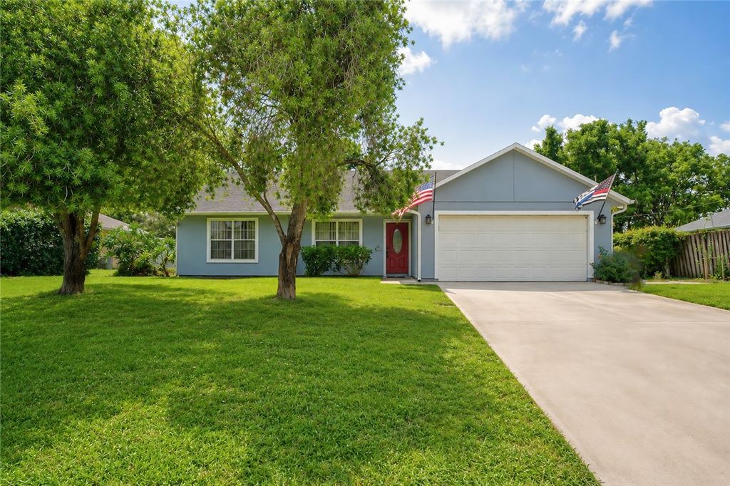 2056 16th Avenue SW, Vero Beach, FL 32962