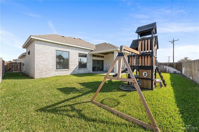 2610 E Bella Vista Avenue, Alton, TX 78573