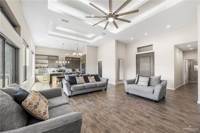 2610 E Bella Vista Avenue, Alton, TX 78573