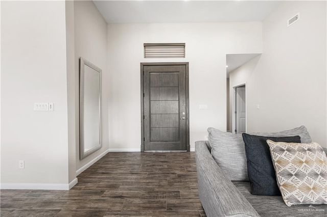 2610 E Bella Vista Avenue, Alton, TX 78573