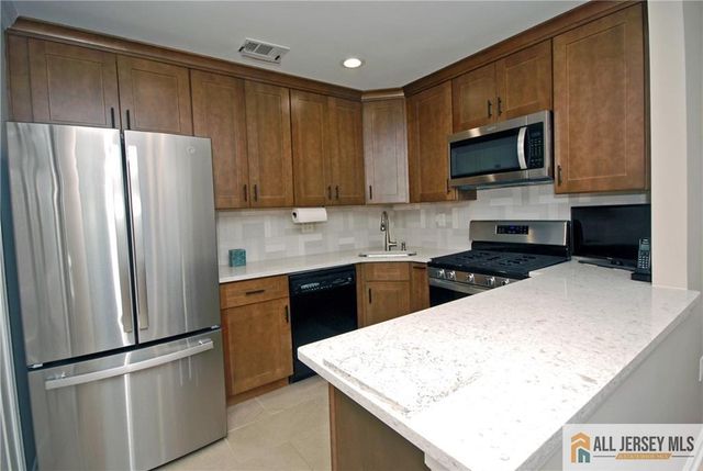 228 Pennsylvania Way, North Brunswick, NJ 08902