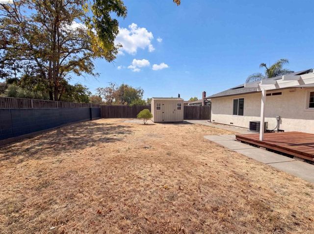 112 Aster Ct, Hercules, CA 94547