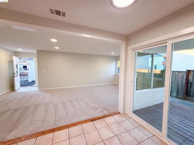 112 Aster Ct, Hercules, CA 94547