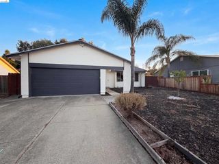 112 Aster Ct, Hercules, CA 94547